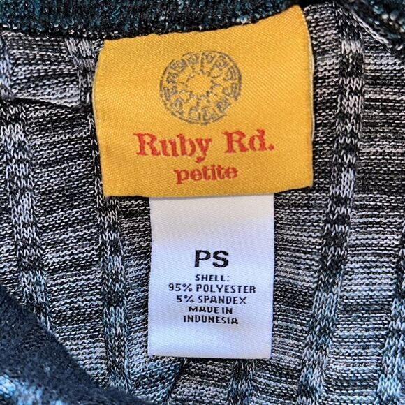 Ruby Rd. Petite Sweater! - Picture 8 of 11